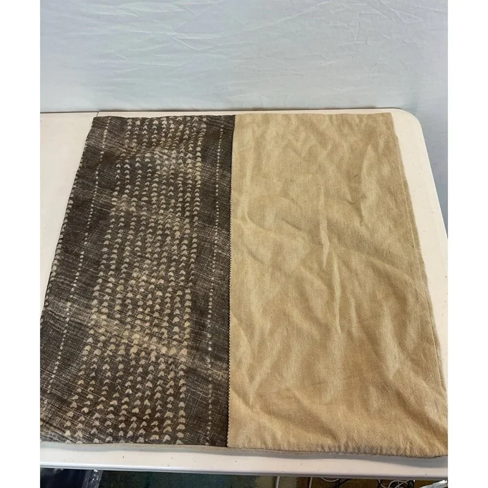 Pottery Barn Pillow Shams‎ Set 2 Tan 22 x 22 Grey/ Tan Neutral Modern Farmhouse